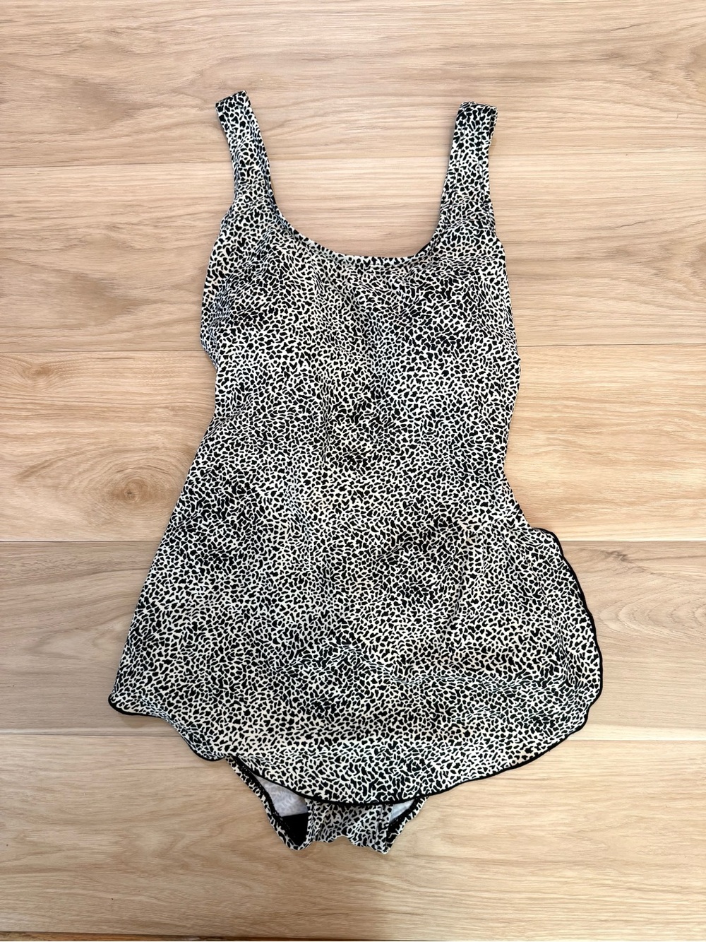 Shore Shapes One Piece‎ Swimdress Swimsuit Size 12 Animal Print Tummy Control